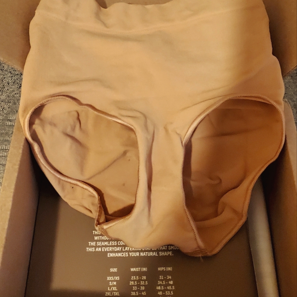SKIMS Mid Waist Brief Shaper